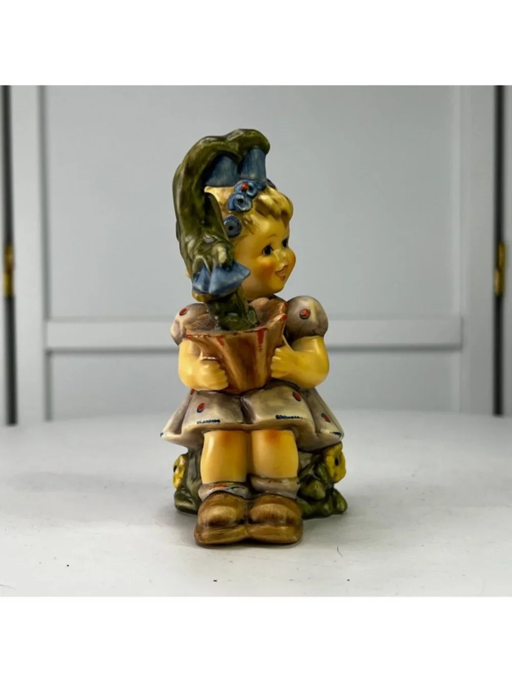 Goebel Hummel Garden Gift Vintage Figurine 619 TMK 8 First Issue From 2004